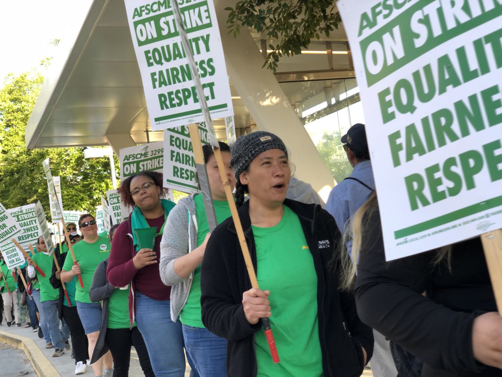 DinaKupfer's tweet photo. Thousands of UC employees across the state are expected to join in the walkout today, including nurses.
@UCDavisMedCntr says 78% of its represented union workers *did* show up to work yesterday.
@GoodDaySac @CBSSacramento #ucwalkout https://t.co/d66UelDrG6