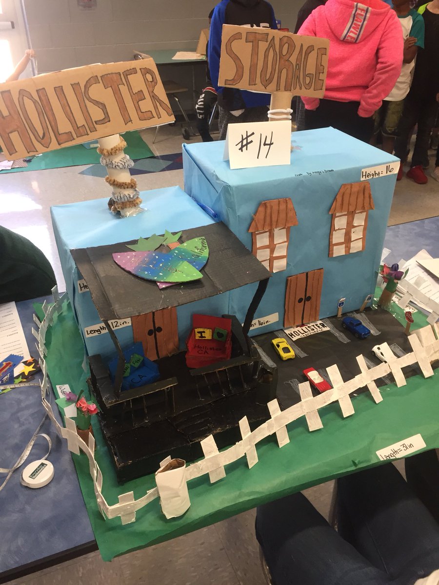 blackfoxelem's tweet photo. Mrs. Nelsonβs math classes built a city to create a math fair. Their students created math problems that aligned to each grade level! #handsonlearning #mathfair #schoolwidelearning https://t.co/BD03hYX8hX