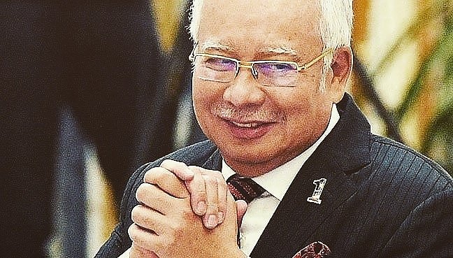 FOBNKEDAH's tweet photo. CUKAI DIKECUALIKAN..

Kepada semua orang muda yang berumur 26 tahun ke bawah. Seandainya BN diberi mandat hari esok. Akan diberikan pengecualian cukai pendapatan sepenuhnya. Bermula daripada tahun takrisan 2017 dan tahun berikutnya dengan serta merta.  -Ds Najib Razak-

 #PRU14 https://t.co/XGY27icIAb