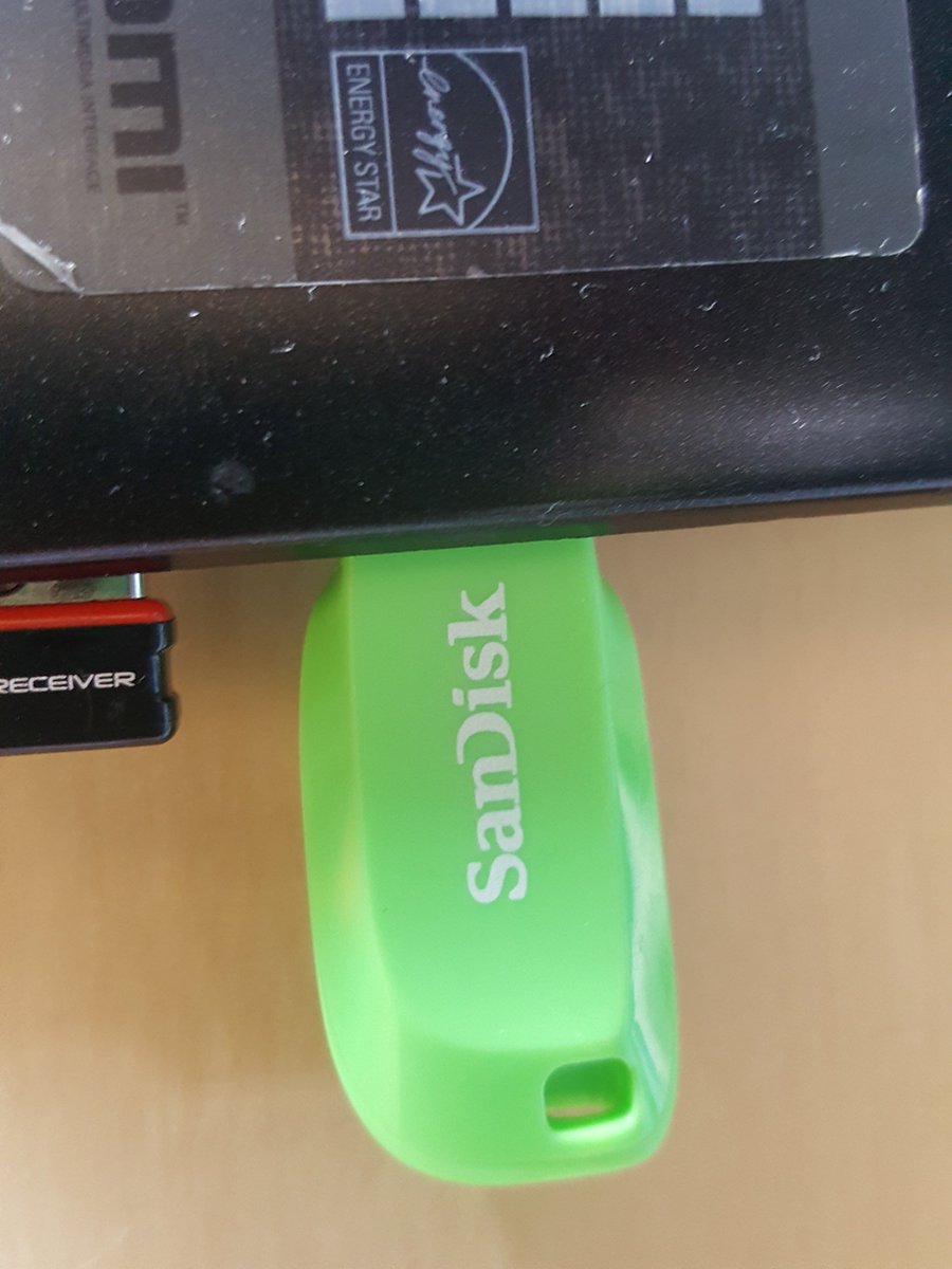 MCandace5's tweet image. It still works!! @SanDisk #greattechnology