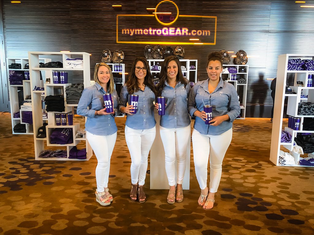 agencybrandit's tweet photo. Part of our fabulous sales team at the Metro 2018 Summit event in Dallas! 
#metro #Dallas #summit #event #summitevent #swag #metrogear #purplelife #purplenation #Texas #Sales https://t.co/TDpOi7aevO