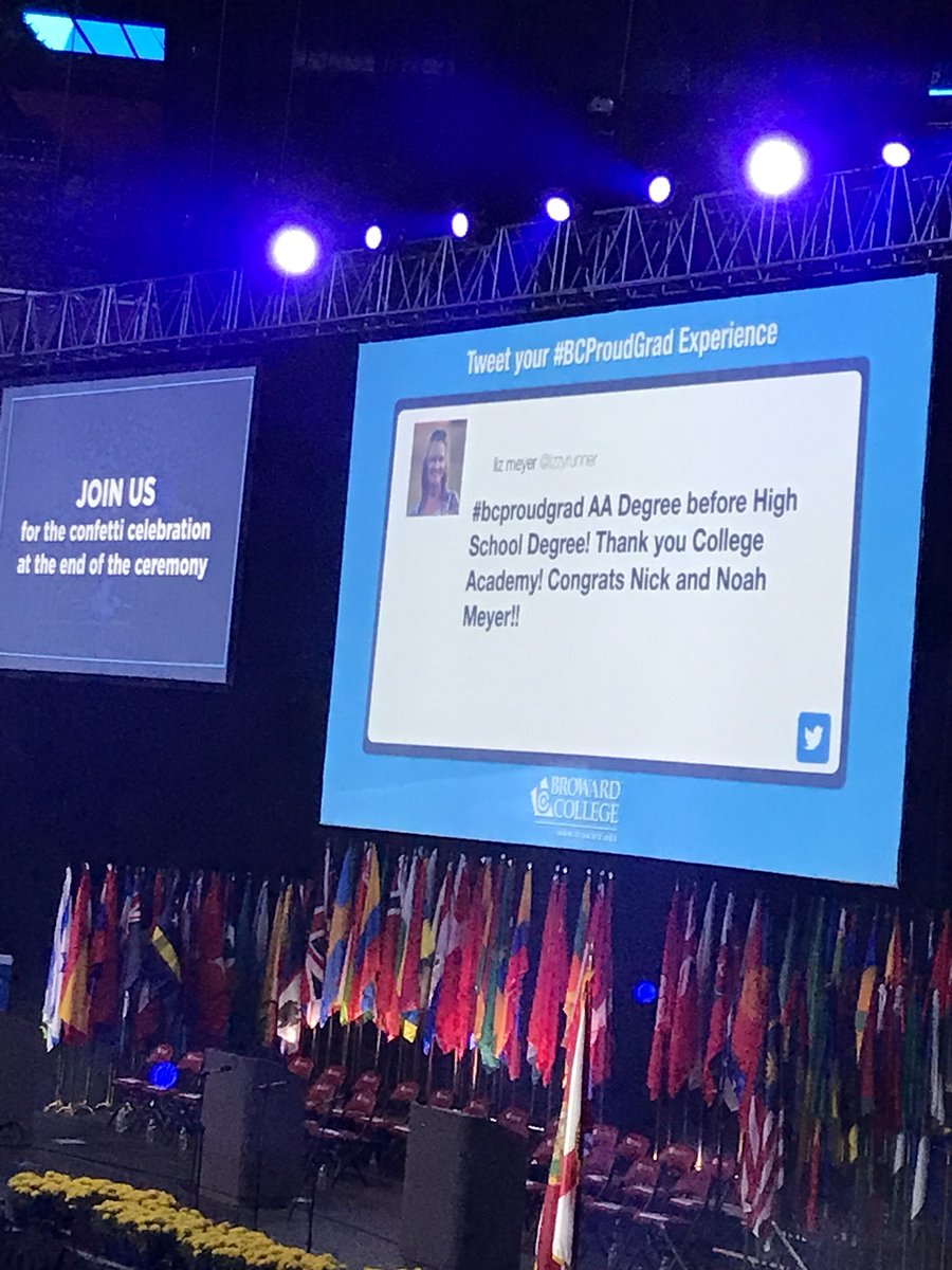 lizzyrunner's tweet photo. #bcproudgrad My tweet made the Big Screen! #infinitytweet https://t.co/gD2dEFmLKG