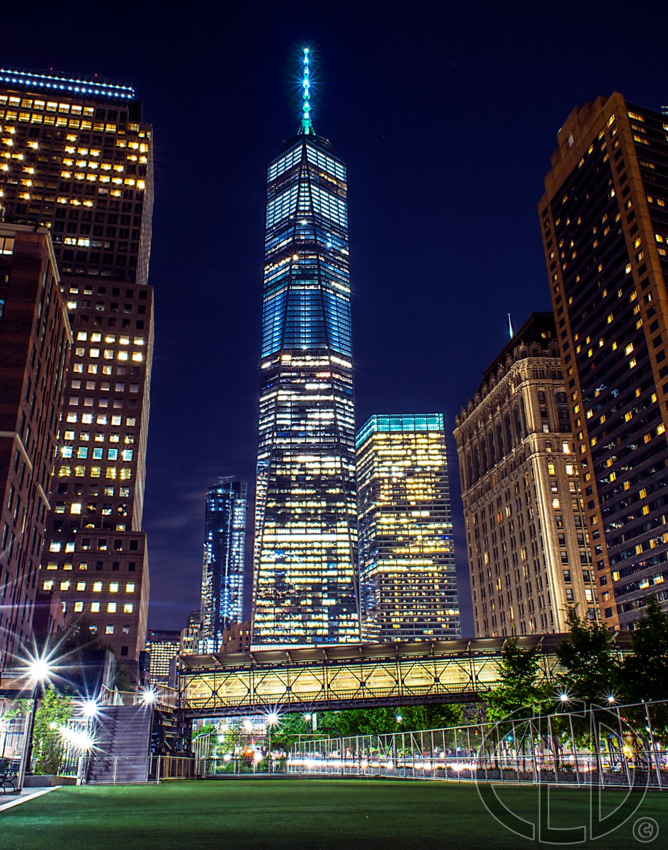 Caught One World Trade lit turquoise last night in support of @LUNGFORCE @LungAssociation #TurquoiseTakeover @OneWTC @nycfeelings @NYCDailyPics #NightPhotography #LongExposure