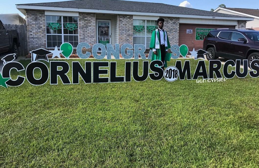 SSKEY36's tweet photo. Congrats to Cornelius Marcus#classof2018. #slidellhigh https://t.co/BOTpx7ISpt
