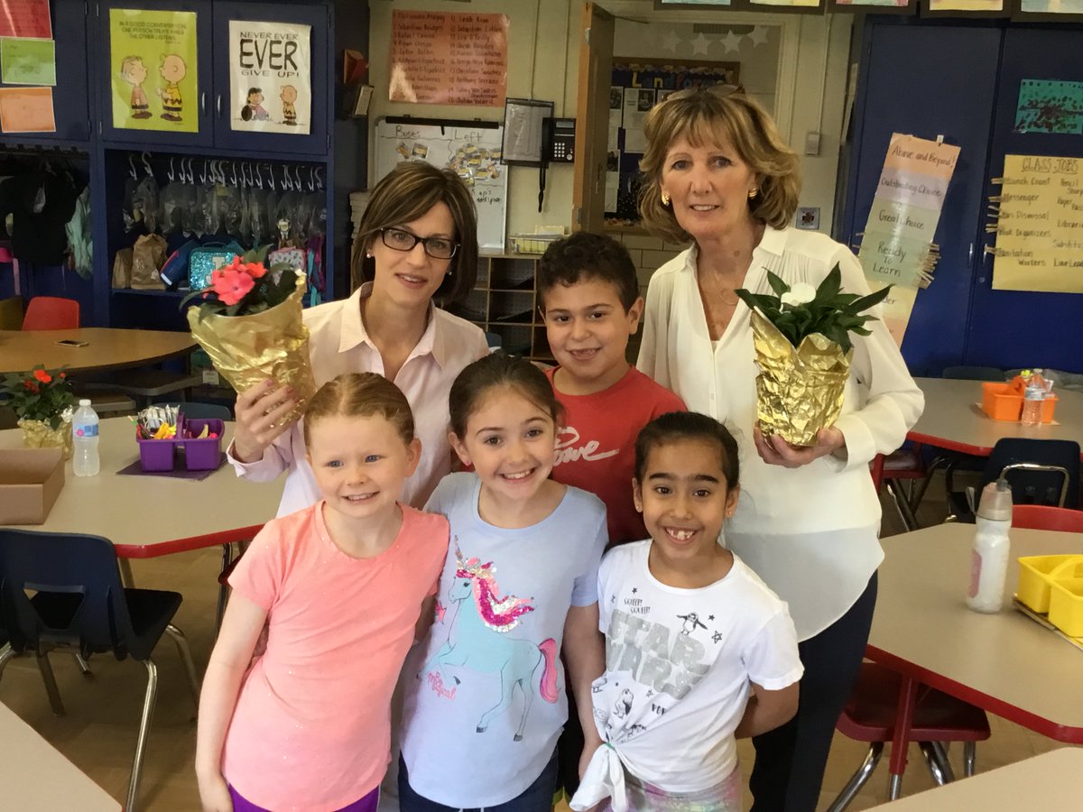 WOSnews's tweet photo. April showers really have brought May flowers! Thank you for being so thoughtful! #TeacherAppreciationWeek #mrsfanningWOS #mrsheinemann #msrossiWOS #mrsmillerWOS @npolans https://t.co/oi5HIPLExT