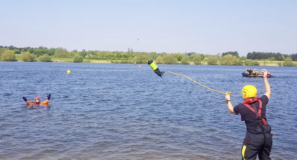 The crew have been out at Caldecotte Lake today working with MK West Red Watch and the Bucks Fire Training Department, covering water rescue scenarios and boat rescue drills
@Bucksfire