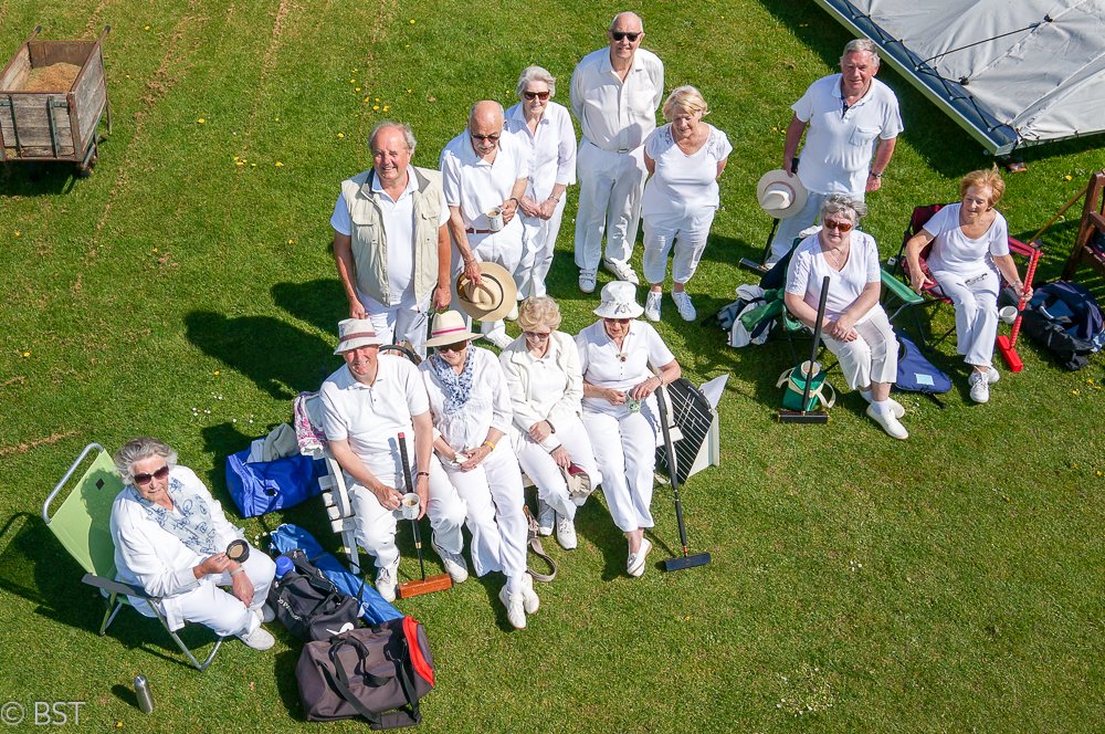 2/2 the Dales Croquet Club enjoying their coffee break at <a href="/BedaleCC/">Bedale Cricket Club</a> @OfficialBedale bedaleandvillages.wordpress.com/2018/05/08/2-2…