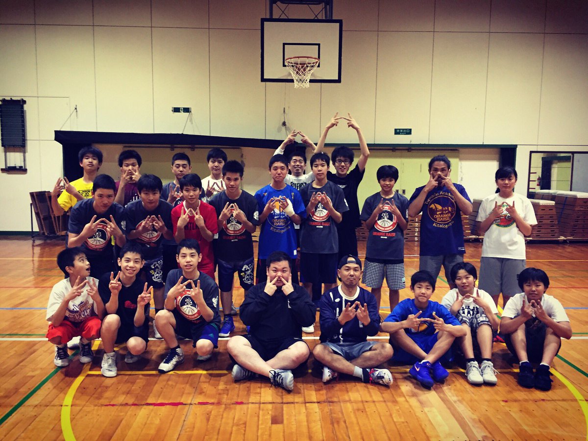 Orange_Raise's tweet photo. 🏀
がっちゃんの全国行脚北九州編
U15寿山クラスに来てくれました!
Orange Raiseでもがっちゃん人気は絶大!!
次のU12クラスも楽しみです😏
#TornadoAcademy
#OrangeRaise
#U15Class
#WorldPeace
#Gatchan https://t.co/C3HuMP8gOh