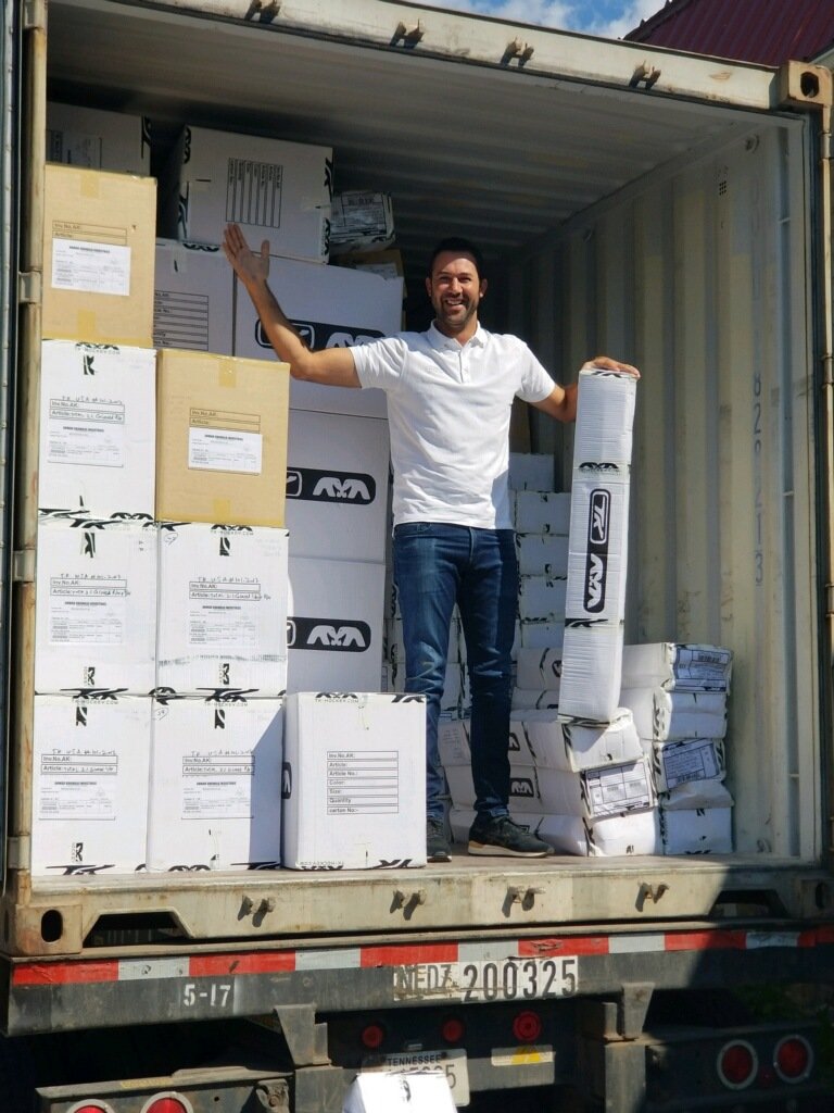 <a href="/TK_Hockey/">TK Hockey Equipment</a> equipment being delivered! Thanks <a href="/RassieP23/">Rassie Pieterse OLY</a> 🏑