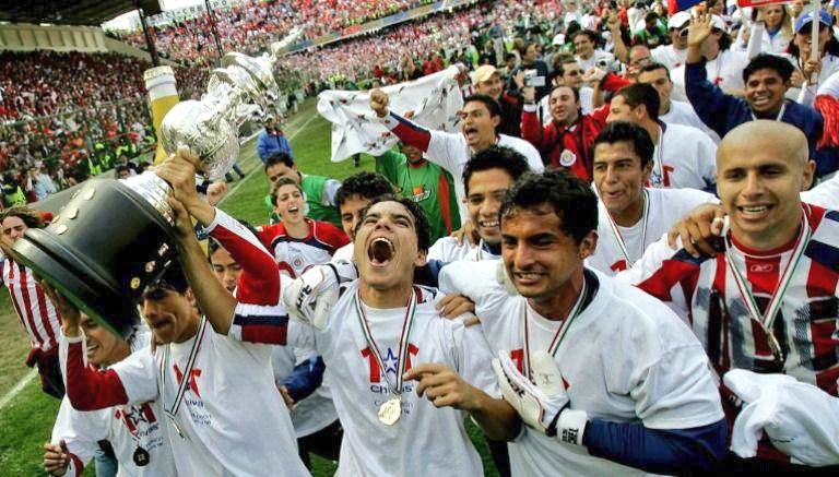 LasDeChivas10's tweet image. Hoy se cumple un año más desde que surgió éste hermoso equipo,con el cual estaremos siempre en los malos,buenos,y peores momentos,por que cada año que pasa este amor por el Club crece y crece,éramos miles cantando tú nombre,ahora somos MILLONES...¡Felices 112 años Rebaño!🎉🔴🐐🔵