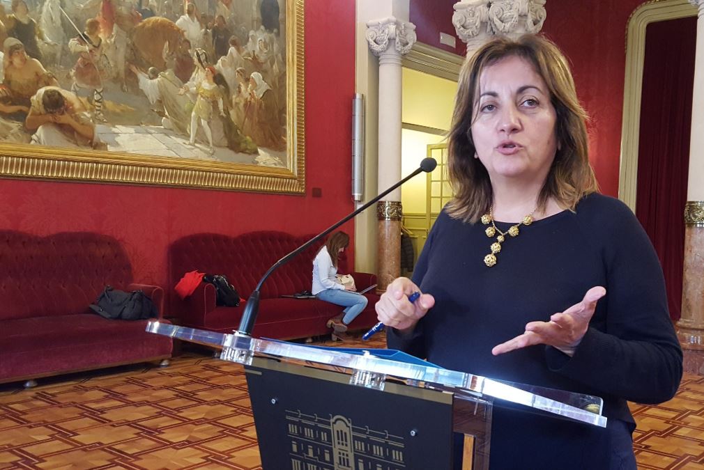 FibwiDiario's tweet image. .@FannyTurRiera censura el “#ataque” del #Gobierno contra las ayudas a comercios que rotulan en #catalán @conselleriaCPE @ajpollenca canal4diario.com/2018/05/08/fan…