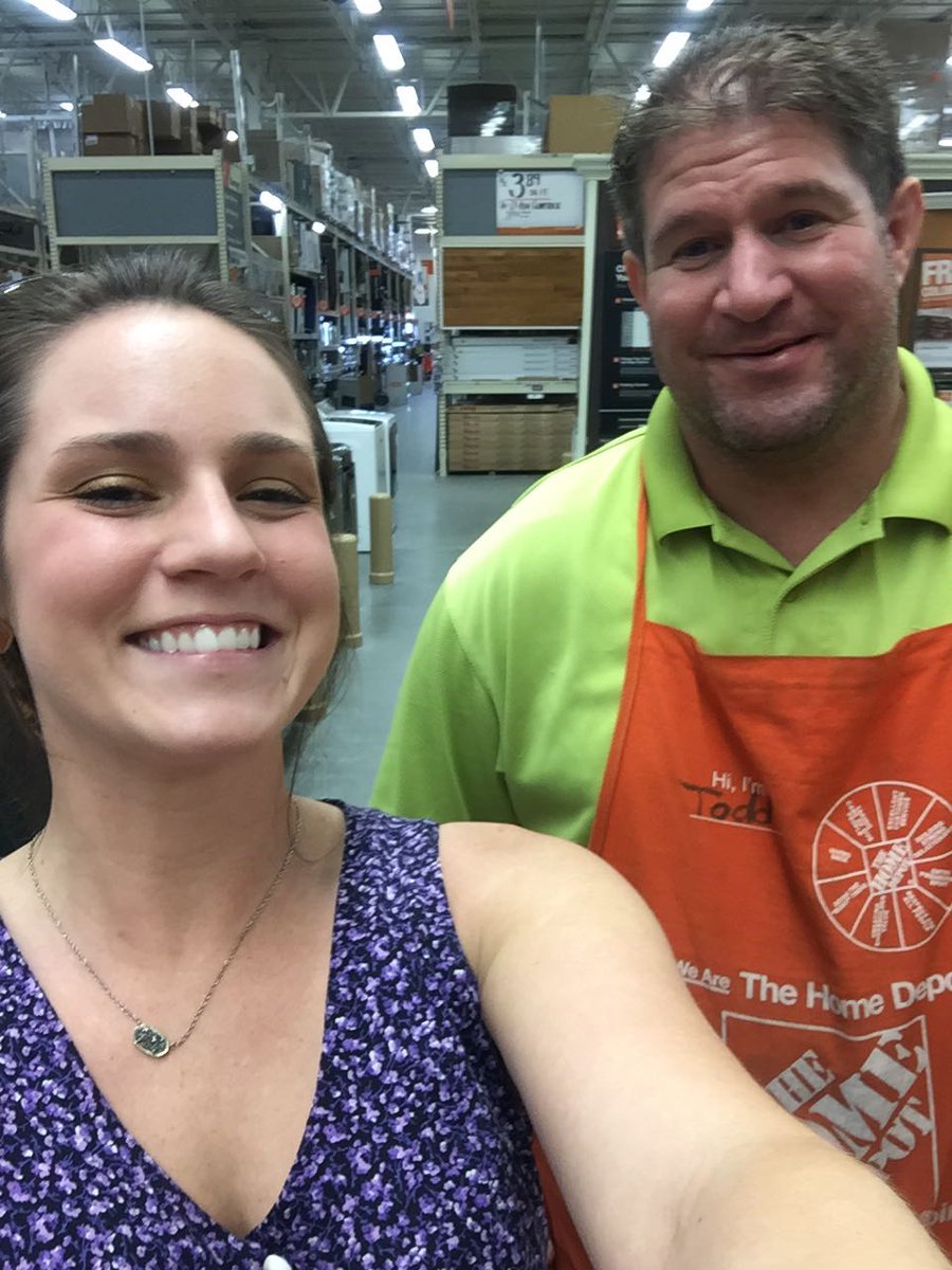 HDI_531's tweet photo. Samantha with another stellar SV yesterday!! This time meeting Todd and Marion at the Florence store, breaking down the best way to identify good refacing customers!! Who else is pumped about the #RefacingRevolution?!
#HDEHDILeadsWin #KitchenRefacing https://t.co/iM9EH7AYut