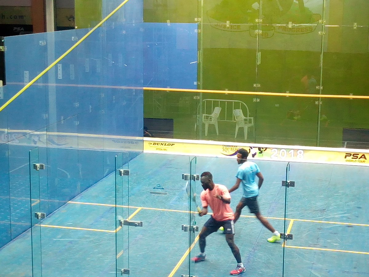 acl_sports's tweet photo. Next up in the main court is another big one between top Nigerian player, Abdulrahman Yusuf (pitch) and France no. 8, Sebastian Bonmalais (blue) 

It's still the qualifying round of the @ChamberlainOpen

#ChamberlainSquash #ChamberlainOpen https://t.co/u5pg67goiF
