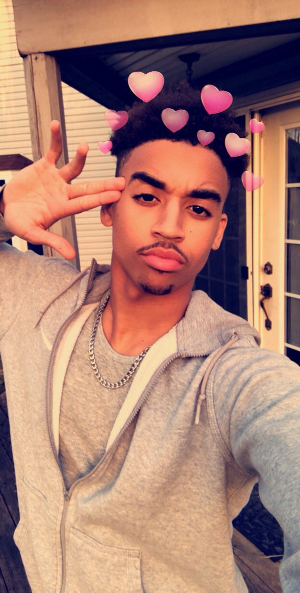 jussmikeyy's tweet photo. #heartfilter 🤷🏽‍♂️  I hit that 😈 https://t.co/O1hkuxr8Z0