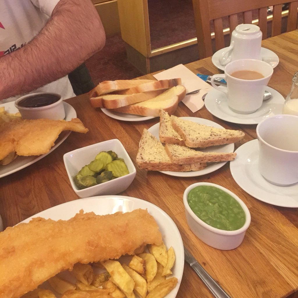 LauraAfterLoss's tweet photo. Been starving after our 13.5 mile run yesterday in aid of @ARCantenatal Think it’s safe to say we’ve made up the calories!!! #RunforARC https://t.co/2K8FDmTL39