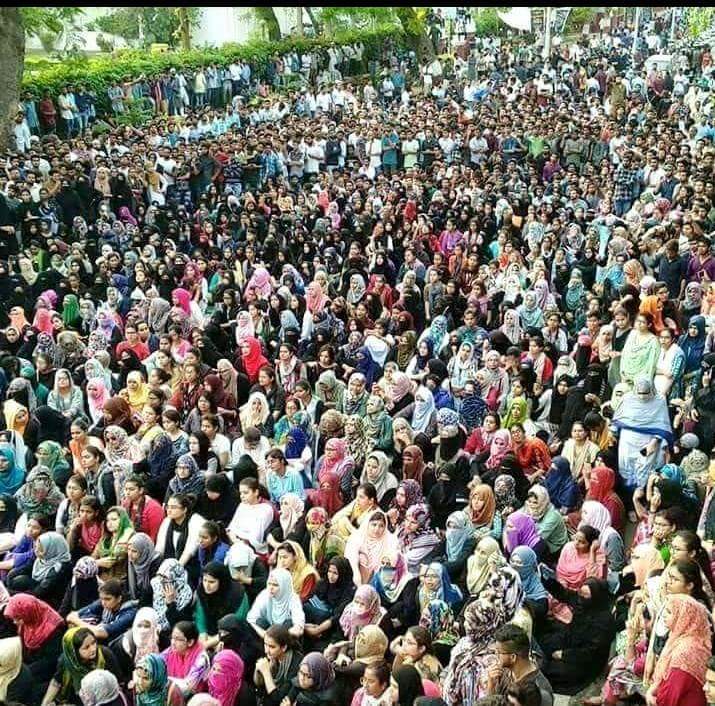 MuminAhmad12's tweet photo. जुल्म के साए में लब खोलेगा कौन
हम सब चुप रहे तो फिर बोलेगा कौन...

#WeStandWithAMUStudents 
#WeStandWithAMU 
#WeStandWithJMI https://t.co/en5ebFeV8V