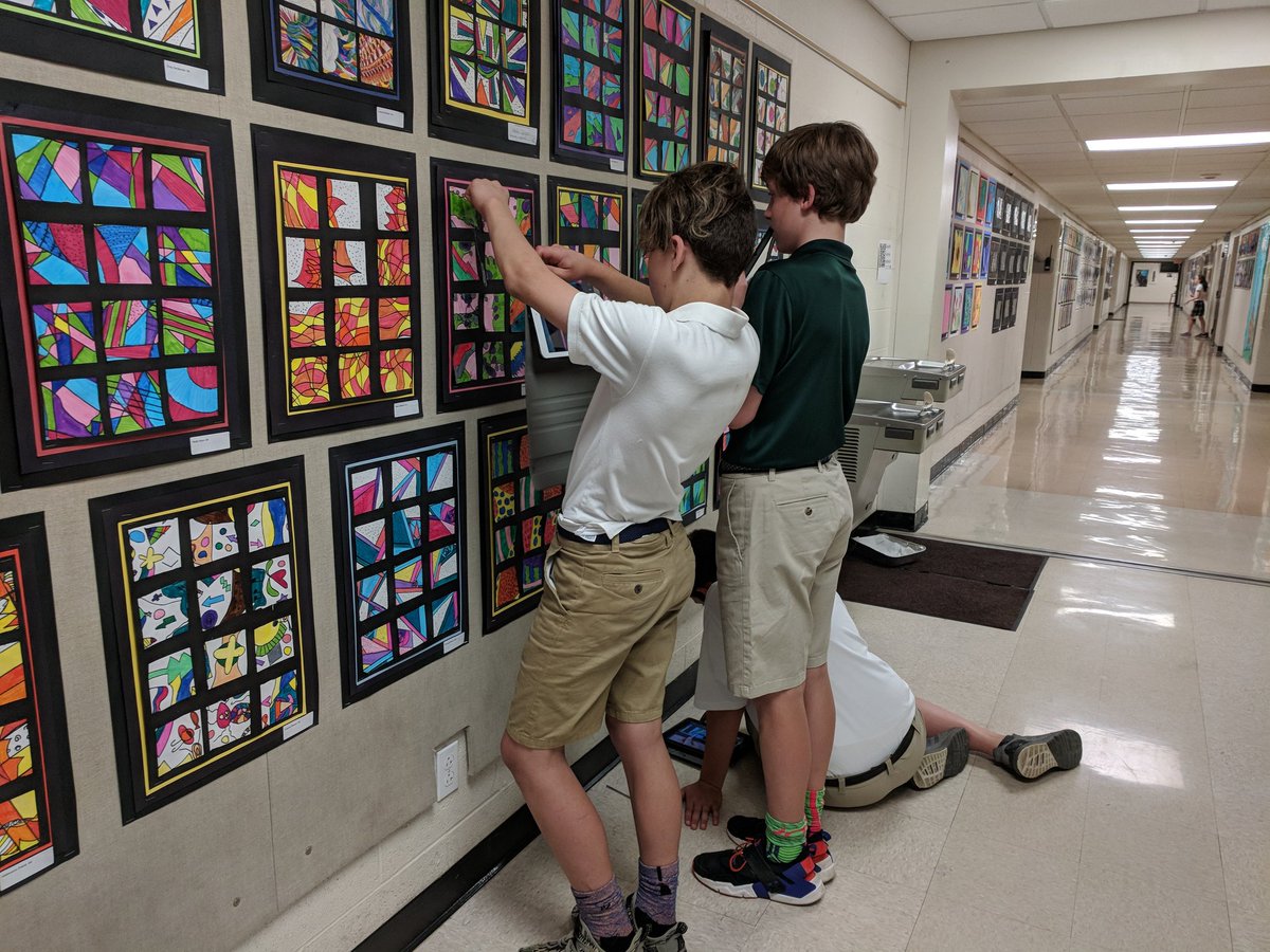 MrsHinton24's tweet photo. Geometry is everywhere! #geoscavengerhunt #iwstories https://t.co/AjsOwWE3yD