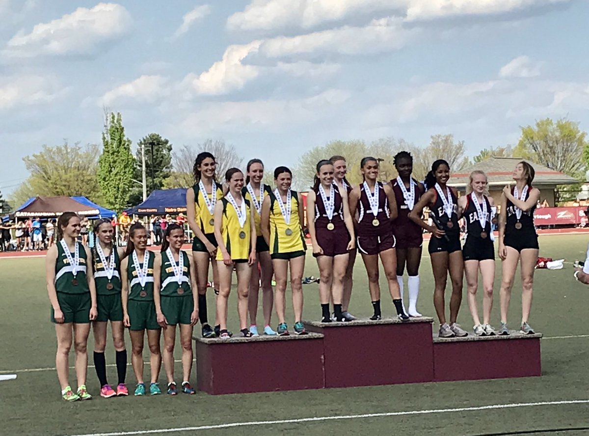 Girls 4 x 800m end up as 2nd place medalists with a 10 second best time for the season 9:38.89!!!!