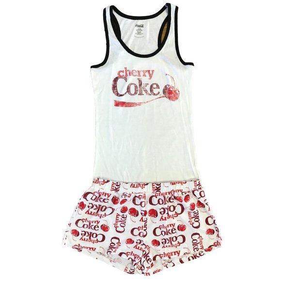 KristenCamp441's tweet photo. So good I had to share! Check out all the items I'm loving on @Poshmarkapp #poshmark #fashion #style #shopmycloset #vibrantmiu #jealoustomato #cocacola: https://t.co/T3ZQOAvvTQ https://t.co/93jWO2zsuw