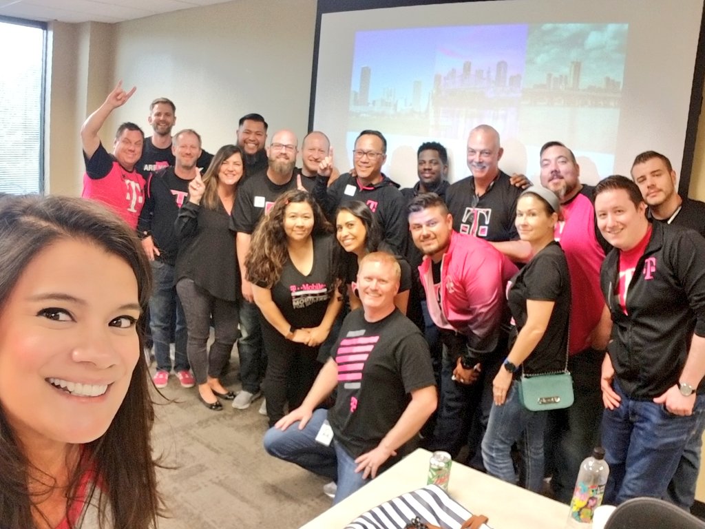 brittheidler's tweet photo. Tuesday Ops Call coming to you LIVE from the Heartland❤! Thanks to KC East and West for bringing the 🔥🔥🔥 energy @KAlgya @sbratto88 @Alisa_Arner #SCOpsRocks #SCOwnit #SouthCentralStrong https://t.co/QiQyWRfhWE