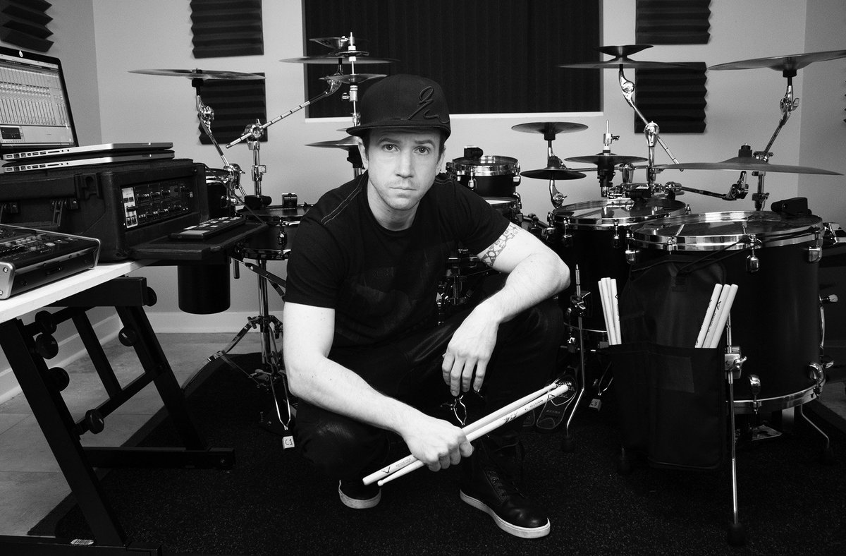 saucepotstudios's tweet photo. Vince Cimo’s interview with KJ Sawka of Pendulum! KJ will be here for two nights on the Central Coast, He hosts a drum clinic at the Drum Circuit Friday and a show at the Siren in Morro Bay Saturday... more info at https://t.co/m5LCU7Dw5X!

@KjSawka @Pendulum #kjsawka #pendulum https://t.co/02UIGhAg0h