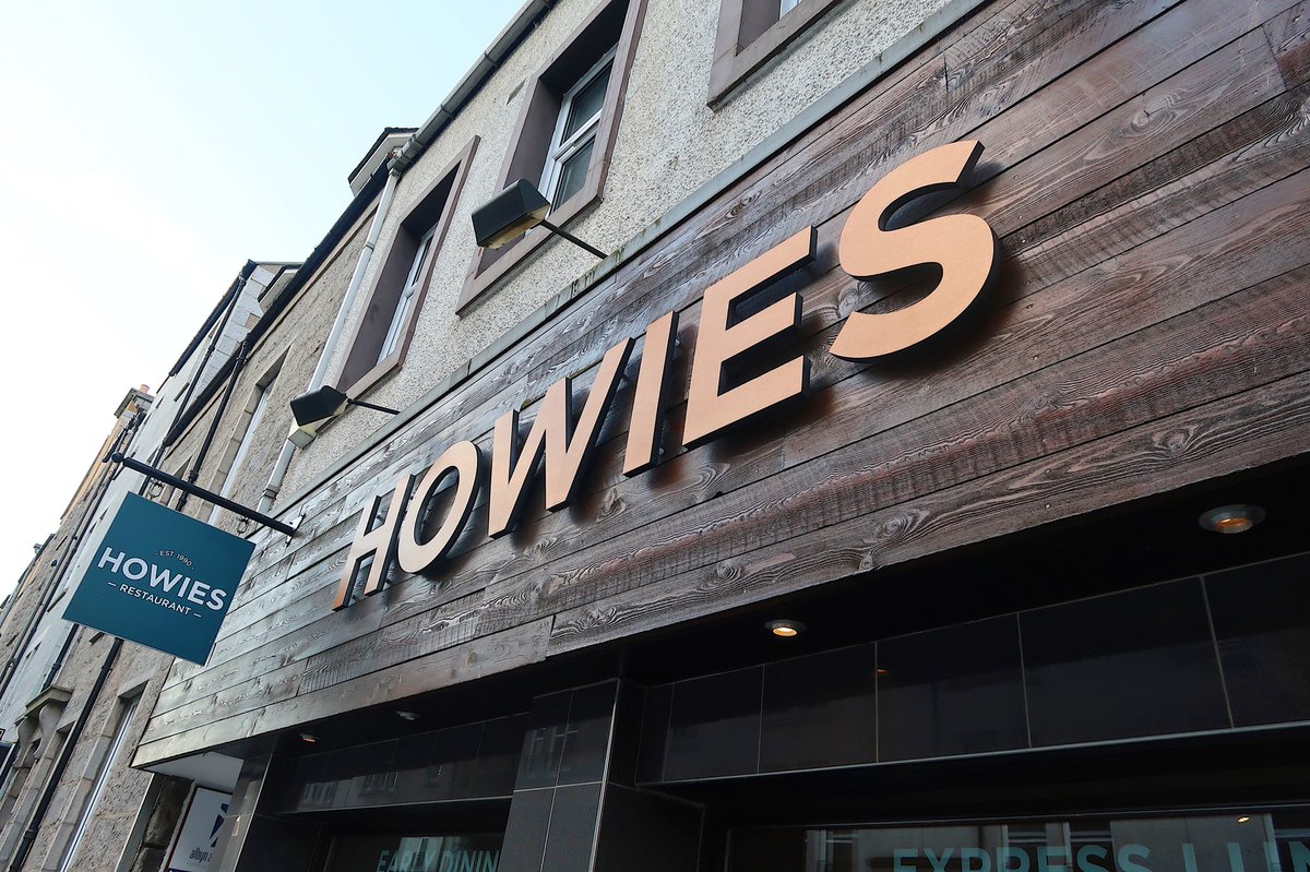 juliabryce92's tweet image. Some of the drinks we had at @HowiesAberdeen last night to go alongside our delicious dishes. Of course @RockRoseGin and @innisandgunnUK were on the cards, but I did manage to sneak a wee @portersgin in there too. 🍸🍺 #aberdeen #aberdeenfood #aberdeenbloggers #howiesaberdeen