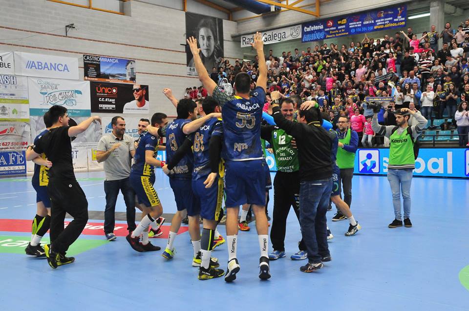 arsantos82's tweet photo. O @balonmancangas seguirá en #Asobal! 🎉🎊🎈Alegría inmensa por un equipo e unha afección 🔝🔝🔝 https://t.co/uVU3cKKkm9