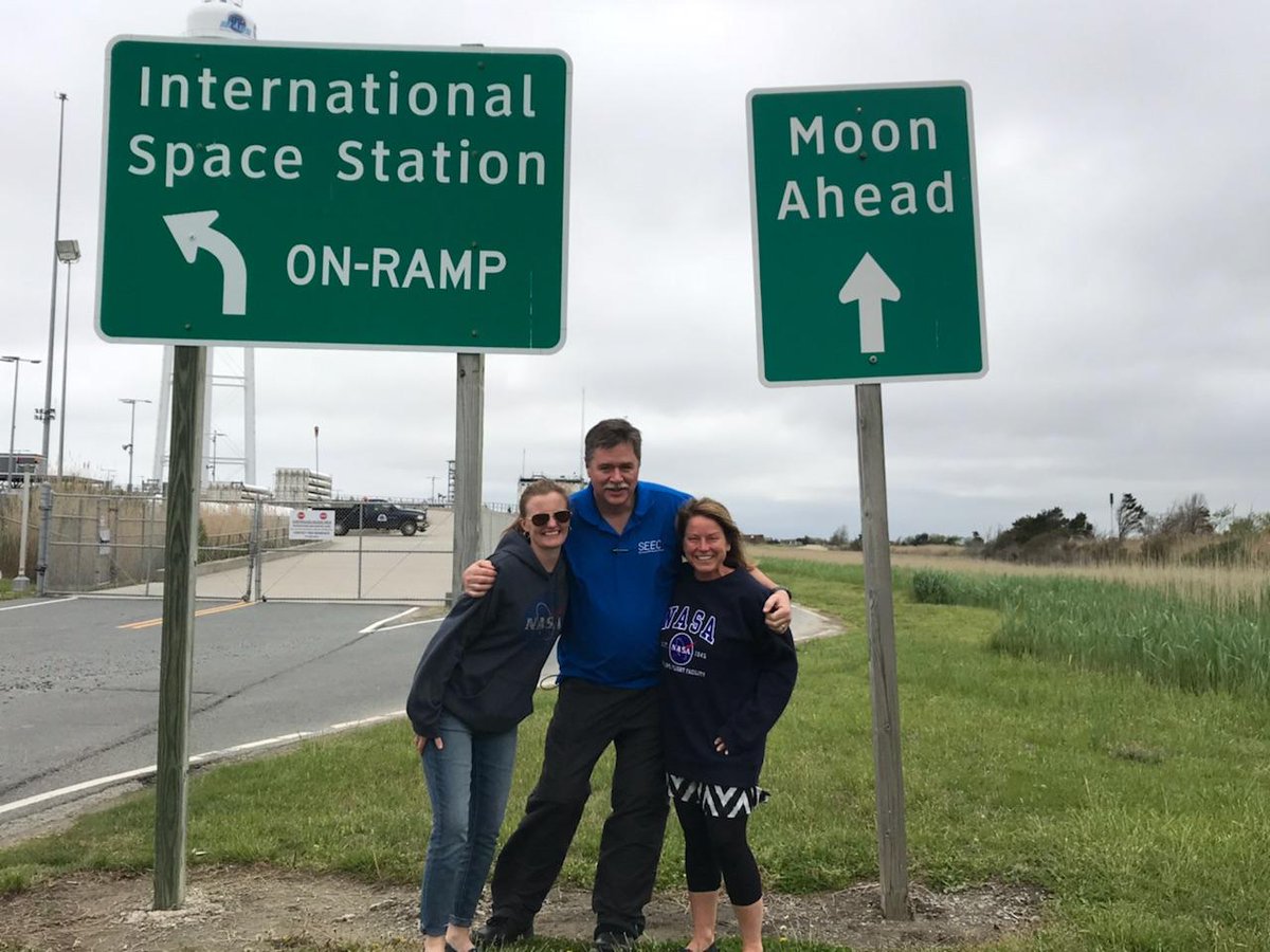 TimWerbrich's tweet photo. @ChristinaK12 AAP teachers attend teacher PD @NASA_Wallops and @NOAA with #DASEF Ready for @OrbitalATK Antares launch on May 20th. Massive dish tracks the sun. Great learning today & resources https://t.co/RlBcpoSvqQ