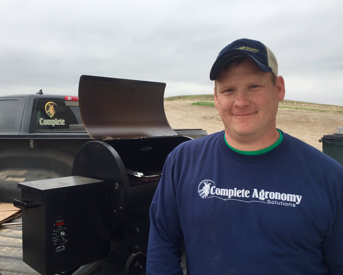 CompleteAgro's tweet photo. Meet Andy, our precision ag specialist. He likes to use words like kriging, CAN-Bus & georeferencing. He's no pharmacist but his seed prescriptions are spot on. @andy_list #PrecisionAg #WeWorkForFarmers https://t.co/3ltxKn8Pdh