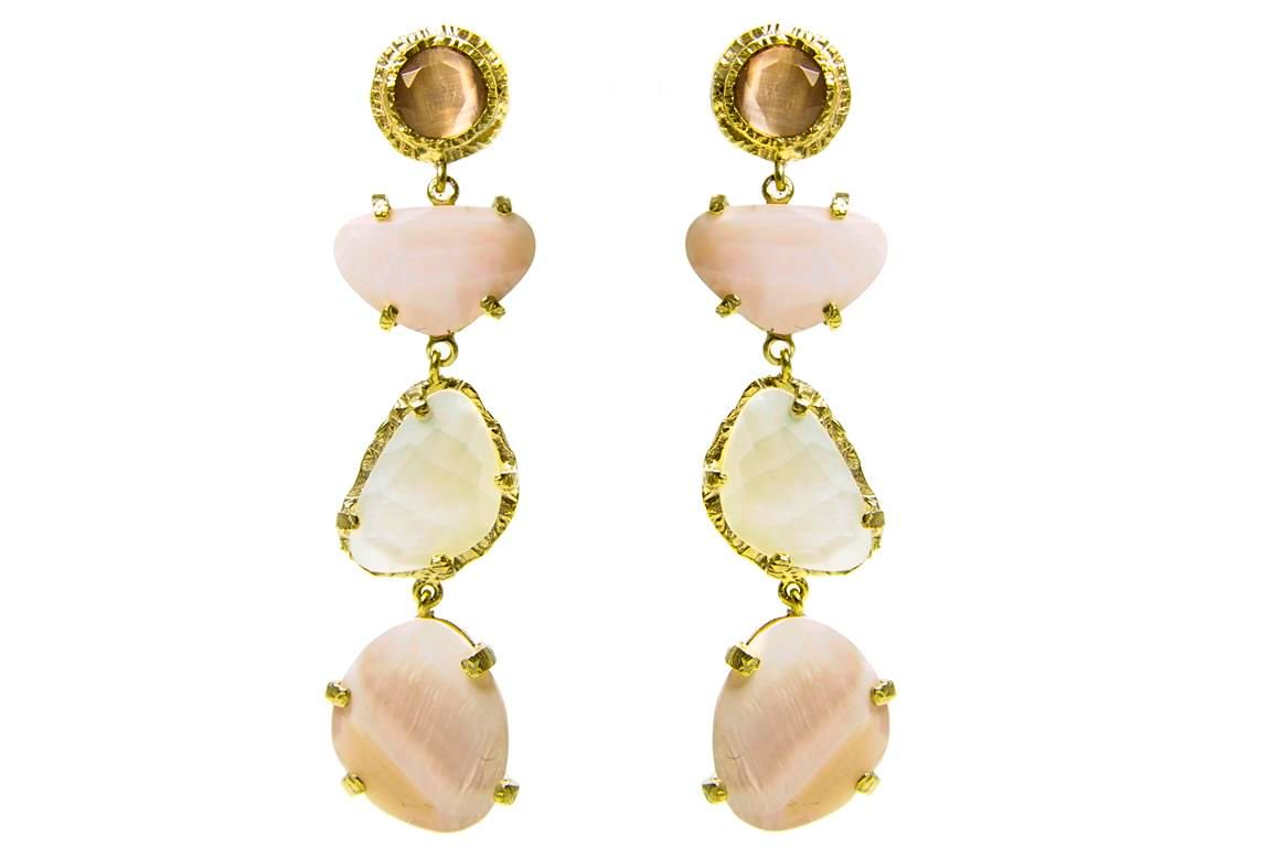 CMComplementos's tweet image. Para ser una invitada perfecta, te damos ideas. 
Madreperla, rosa y blanca. Son perfectos
#invitadaperfecta #pendientes #diseño #moda #valencia #compras #eventos