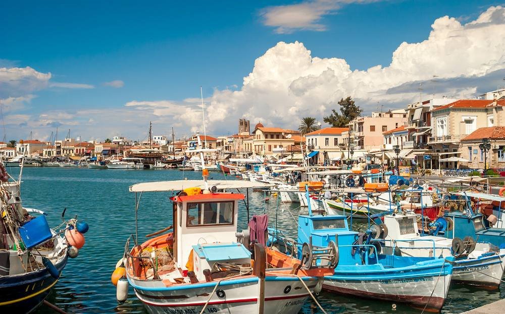 greecelovR's tweet photo. 🇬🇷 🙌 Good morning from #aegina port.Weekend almost here!#visitgreece #greece #instabreaks #traveltogreece #greeceholiday #seasonholiday#greekislands #greecevillas #villas #villaholiday #wishyouwherehere #athensvoice #grece #grecia #греция #vacations #saintfridays #saintfriday https://t.co/BFhVf5mNoR