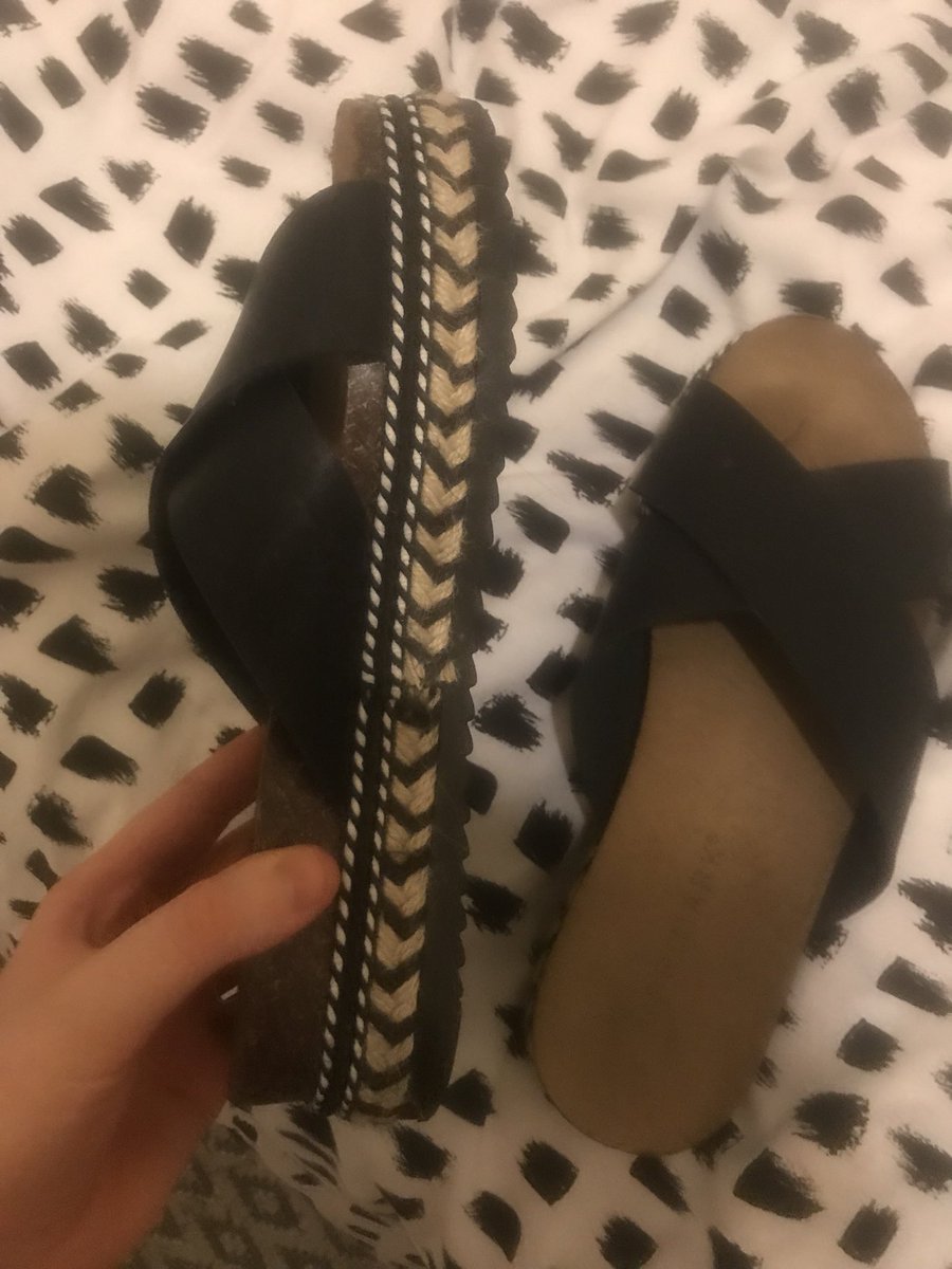 katylaurarose's tweet photo. @Primark wore these shoes for a few hours and I now have deep cuts on my feet 👌🏻👌🏻👌🏻 https://t.co/0lusuYZPui
