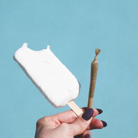 Sativa_Science's tweet image. It's a high of 79 degrees in PDX today - this is what we'll be doing the rest of the day if you need us 😎 #pdxweed #greenlifestyle #budtenderlife #sativascienceclub