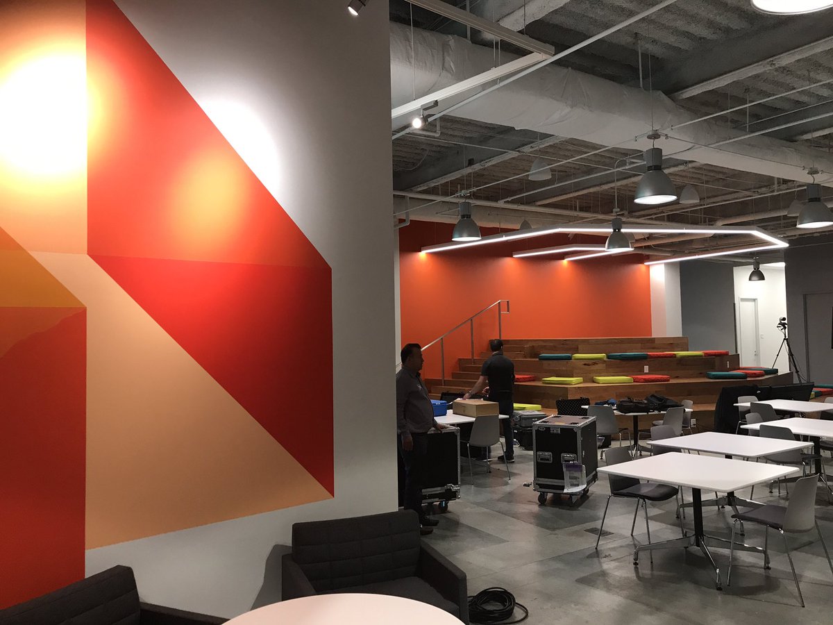 VerizonGTS's tweet photo. Coming to you soon North Point! Verizon Tech Day this Thursday https://t.co/auYohjDaoO