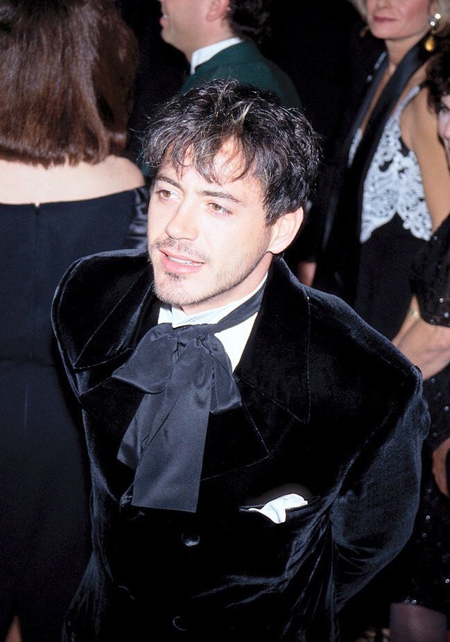 rabbsz's tweet photo. 4 pictures of young Robert Downey Jr that no one asked for https://t.co/1dMLb7BPun