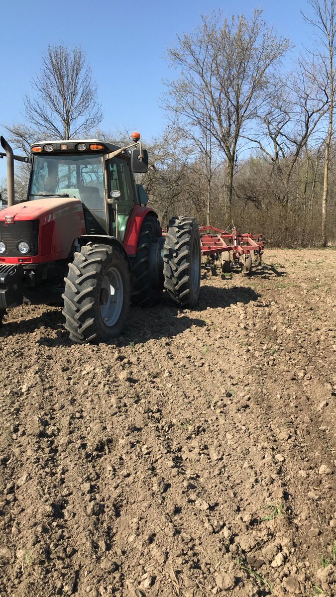 hroyce30's tweet photo. Sorry Dad, tractors a little dirty @brfarms09 https://t.co/I4L9pGGMPt