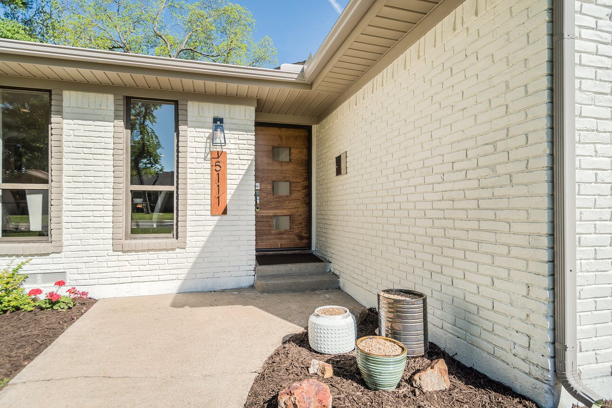 JuliPitra's tweet photo. See the transformation of:

5111 Ashbrook Road
Dallas, 75227

https://t.co/3IKzpqLeWo https://t.co/2zhaUJdZU6
