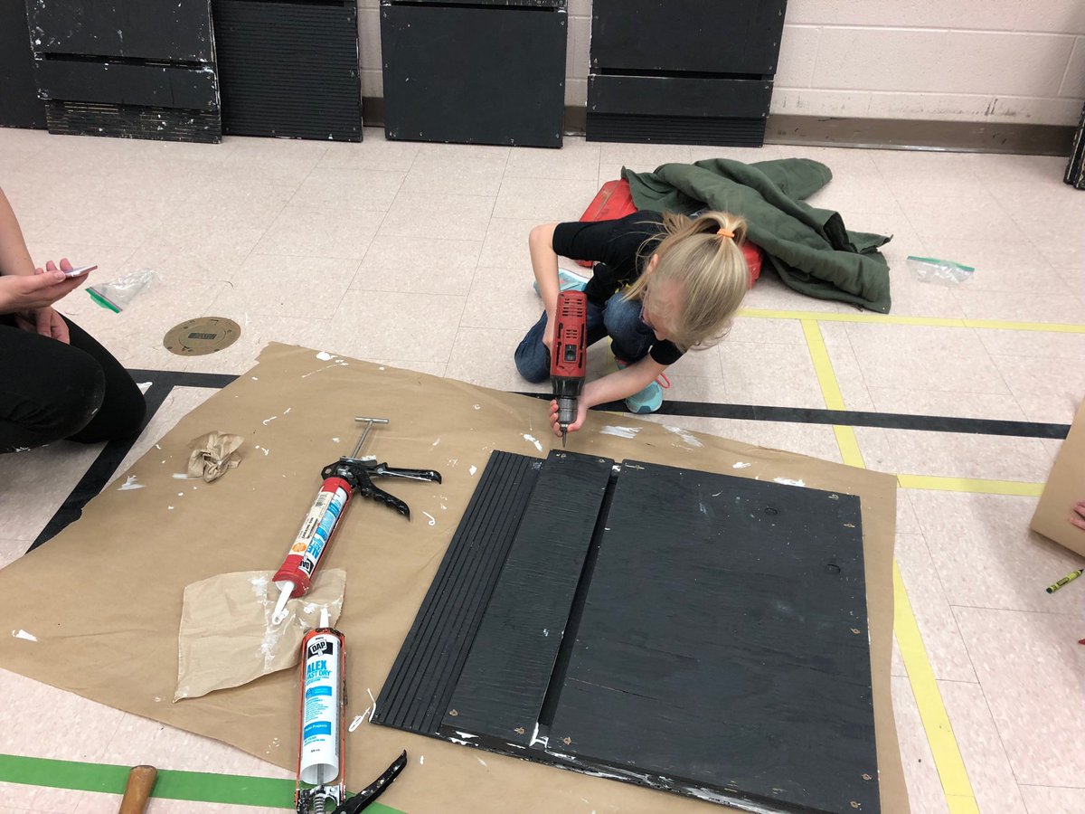 ShannonHuard's tweet photo. Building bat houses @MotherTeresaCES #buildlikeagirl
#parentpartnership #studentsandparents #partnership #STMTCourtice #batrangers #PVNCServes #PVNCLearns #PVNCLeads https://t.co/EcM870Tw7U