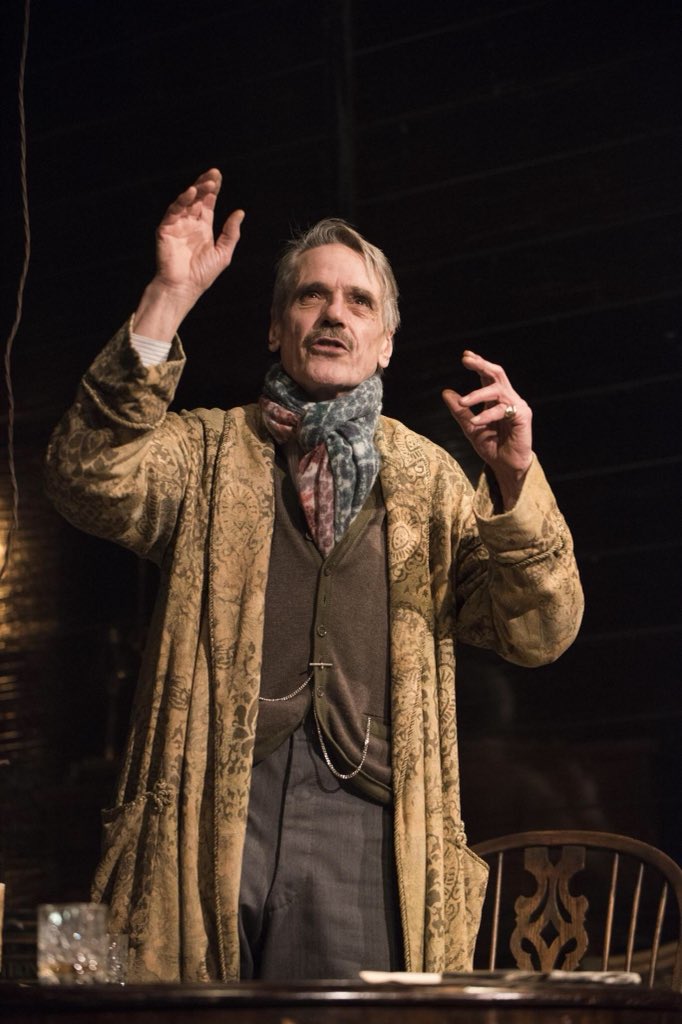 jeremyironsnet's tweet photo. Break a leg, Jeremy! Best of luck to the cast and crew on the @bam_brooklyn run of @longdaystheplay which is on from 8-27 May at the BAM Harvey Theatre. #JeremyIrons #LesleyManville #RoryKeenan #MatthewBeard @ItsJessRegan #eugeneoneill #LDJIN 📷 by @hugoglendinning https://t.co/lOYsCroIbO