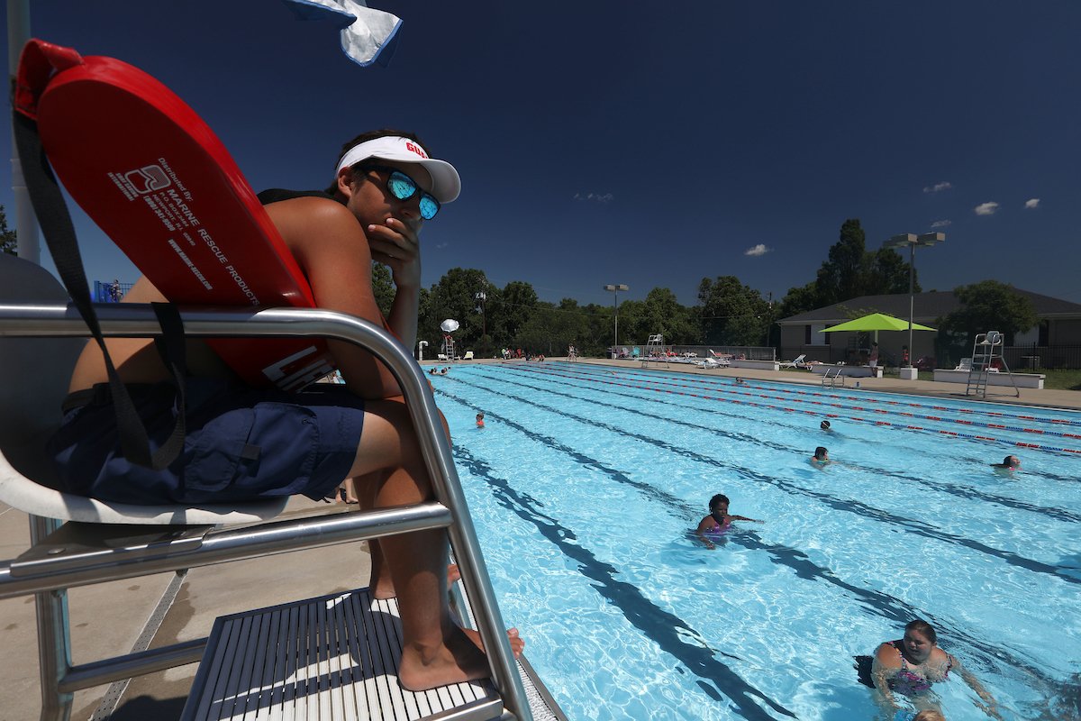 Only a few spaces left!! 

Are you ready to be a Red Cross Lifeguard and have a great summer job? We have a few openings in our next lifeguard certification class beginning May 12. 

Please click here for all additional details: goo.gl/FLbJ4W