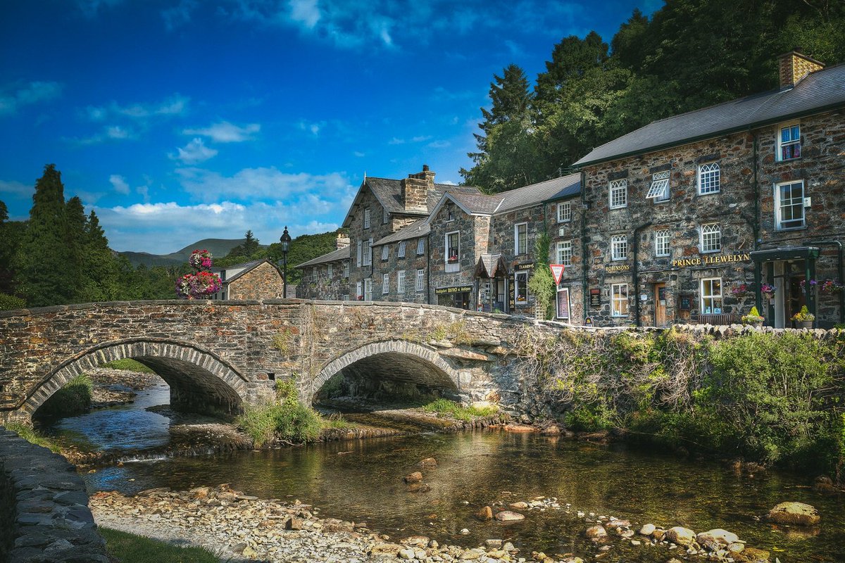 HoganSOG's tweet photo. Beddgelert, Snowdonia, Wales https://t.co/uV5qb0UKka