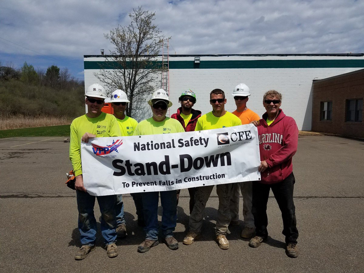 EvansRoofingCo's tweet photo. The CFE, Inc. Endicott Division observing the National Safety Stand-Down Week at a project in Binghamton, NY! 

#StandDown4Safety #safetyfirst #OSHAVPP #roofing #roofingcontractor #commercialroofing https://t.co/AxkhUySnlg