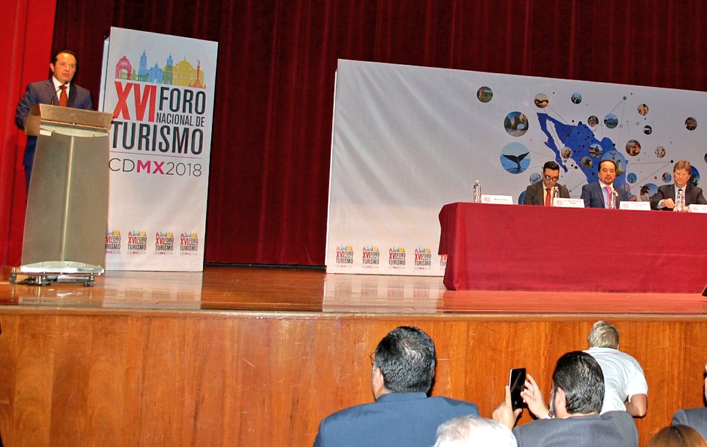 NexosTuristicos's tweet photo. En su intervención @CarlosJoaquin @SedeturQROO @GobQuintanaRoo hizo hincapié en la importancia del #sectorturístico destacando el #factorsocial #prestadoresdeservicios y #seguridad para generar un #desarrolloconjunto. Asimismo consolidar y resolver los temas del sector @SECTUR_mx https://t.co/ZAPl8sDeyJ