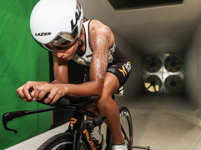 Itzu triatleten testen Belgische aero ... - 3athlon.be/itzu-triatlete… <a href="/BikeValley/">bike valley</a> #ITZU <a href="/bioracer/">bioracer</a> <a href="/Ridley_Bikes/">Ridley Bikes</a> <a href="/lazerhelmets/">Елена Рублева</a> <a href="/Naqibelgium/">NAQI</a>