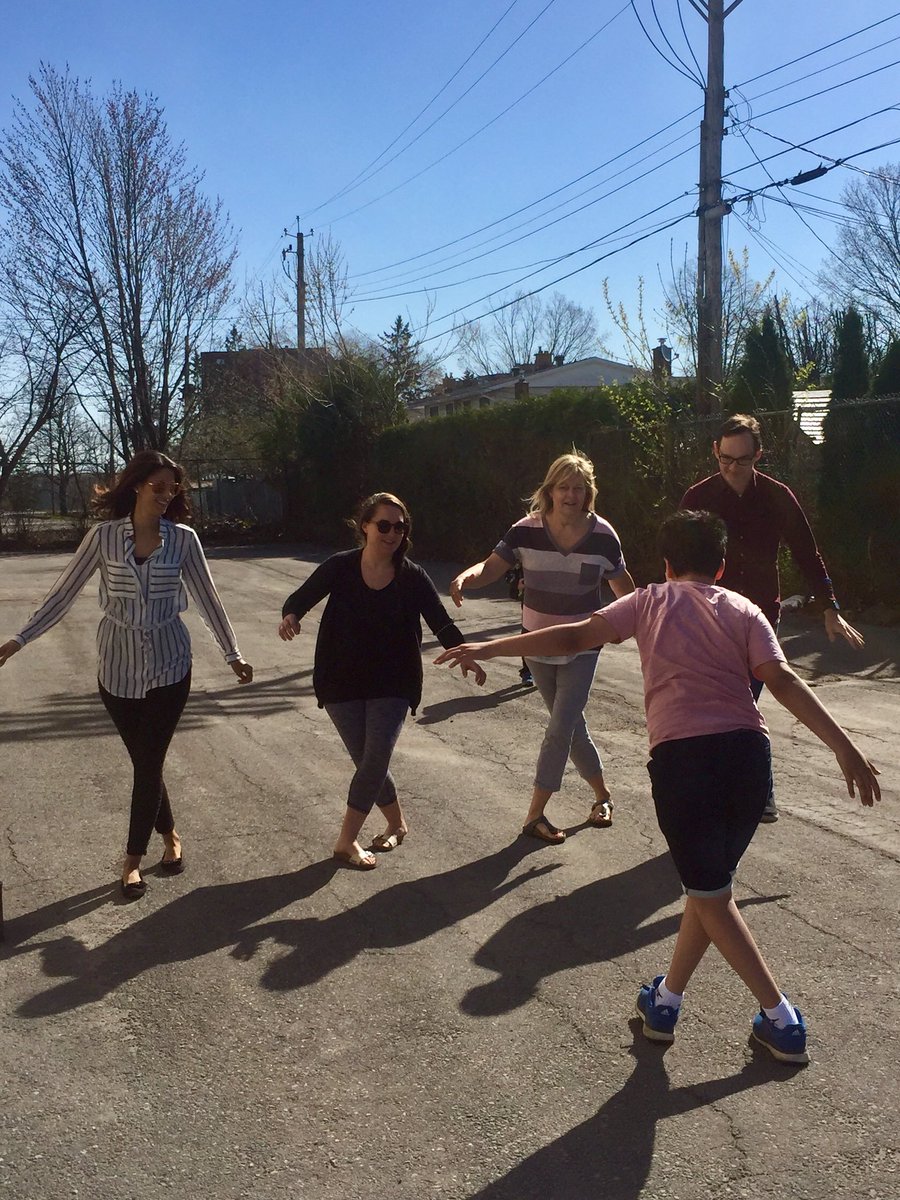 kelsi_ocsb's tweet photo. Dancing at STS on this sunny morning ☀️ #thisishowwesel #buildingrelationships #appropriateuseofhumour @McHughEduCentre @pcollins_ocsb @heatherteacher2 @MsNoraOCSB https://t.co/gVqPfWHIET