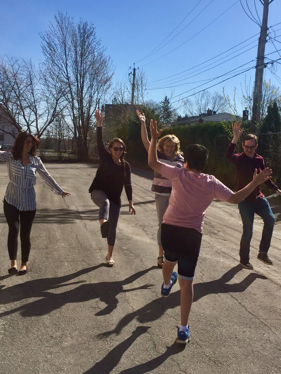 kelsi_ocsb's tweet photo. Dancing at STS on this sunny morning ☀️ #thisishowwesel #buildingrelationships #appropriateuseofhumour @McHughEduCentre @pcollins_ocsb @heatherteacher2 @MsNoraOCSB https://t.co/gVqPfWHIET