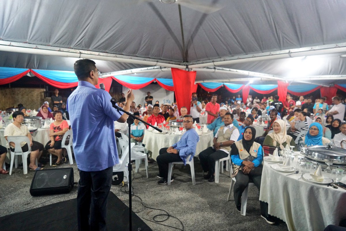 AzminAli's tweet photo. Alhamdullilah saya sempat memberikan amanat terakhir kepada rakyat Selangor dan calon rasmi DUN-DUN di bawah Parlimen Gombak, saudara @hilmanidham , @AmirudinShari dan @SaariSungib . Esok pagi, keluar awal, kita laksanakan tanggungjawab kita. Pilih KEADILAN dan Pakatan Harapan. https://t.co/Lz66uiFGve