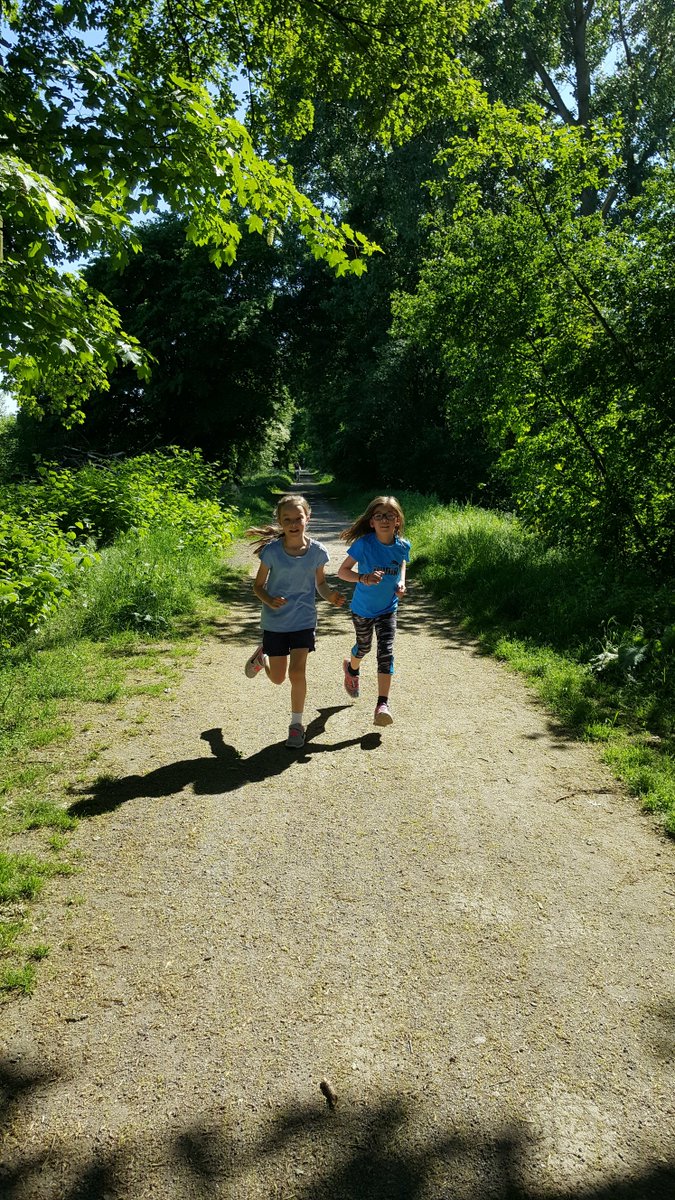 SGSD_PrimaryECA's tweet photo. A hot day for running Club, but our runners powered through! #running #runningclub #youngrunners https://t.co/m0sRC3eofR