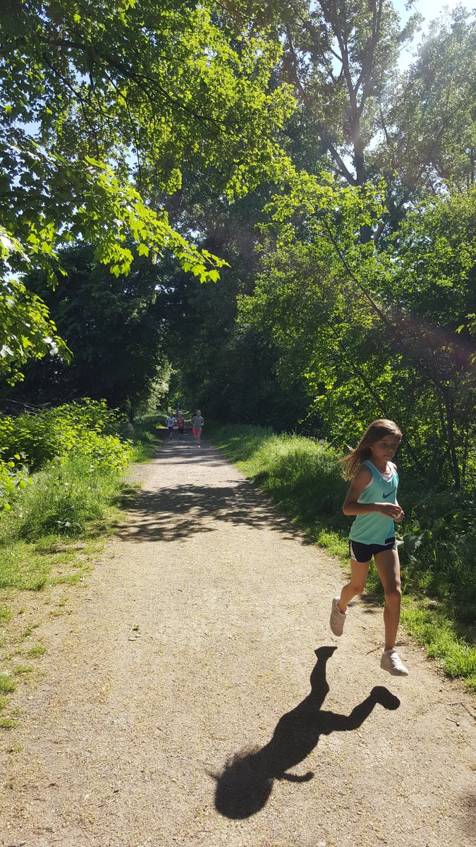 SGSD_PrimaryECA's tweet photo. A hot day for running Club, but our runners powered through! #running #runningclub #youngrunners https://t.co/m0sRC3eofR