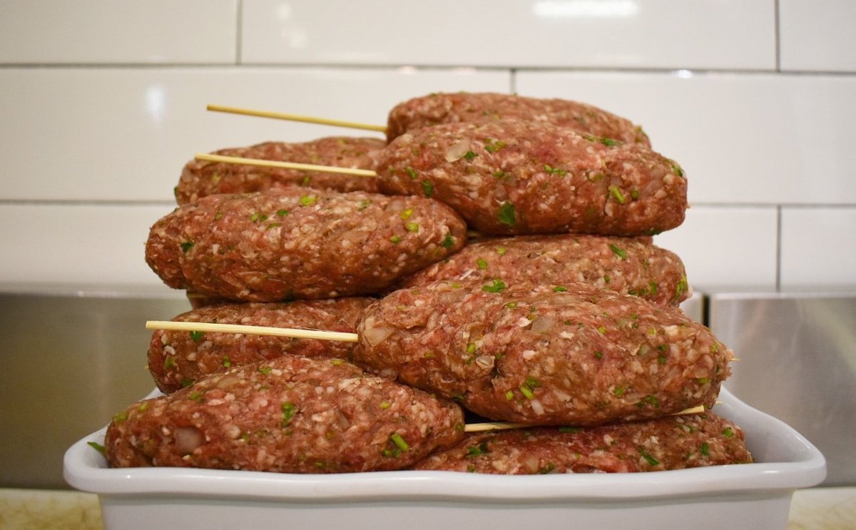 bauerbutcher's tweet photo. Just made some #local lamb kofta for a quick and easy Tuesday dinner.
#KWawesome #eatlocal #ethicallyraised https://t.co/UmtCMp5d92